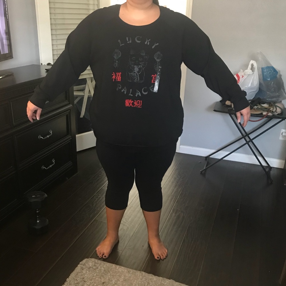 BNWT Torrid Lucky Palace comfy Sweatshirt